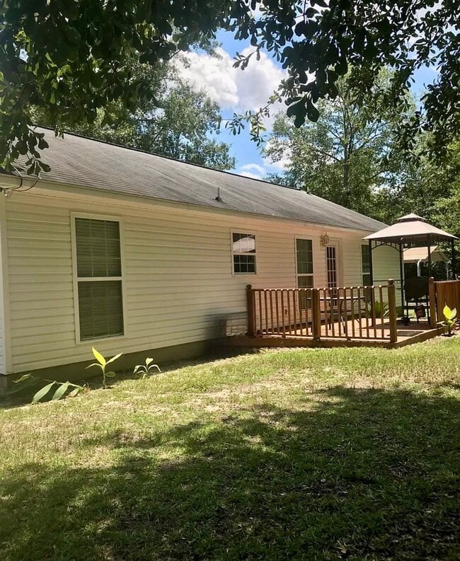 Building Photo - 3 Bed 2 Bath House