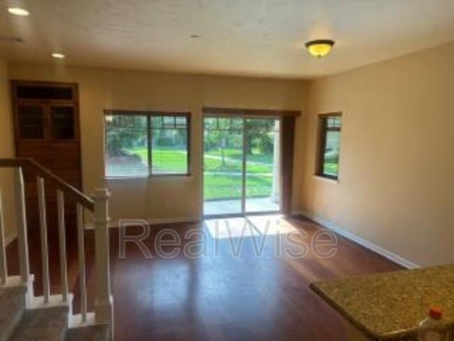 Building Photo - 1709 SE Softwood Way