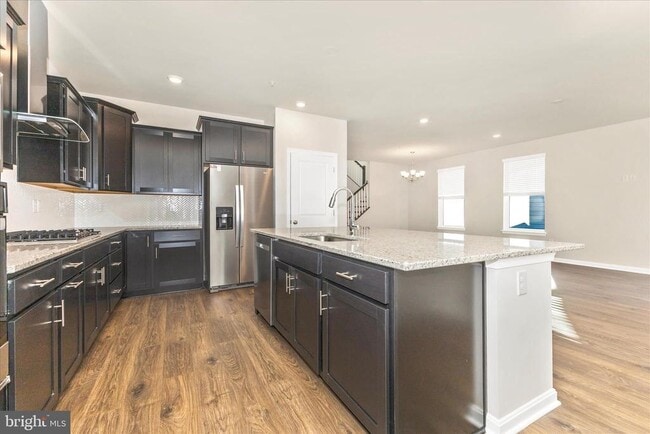 Building Photo - 461 Hanson St