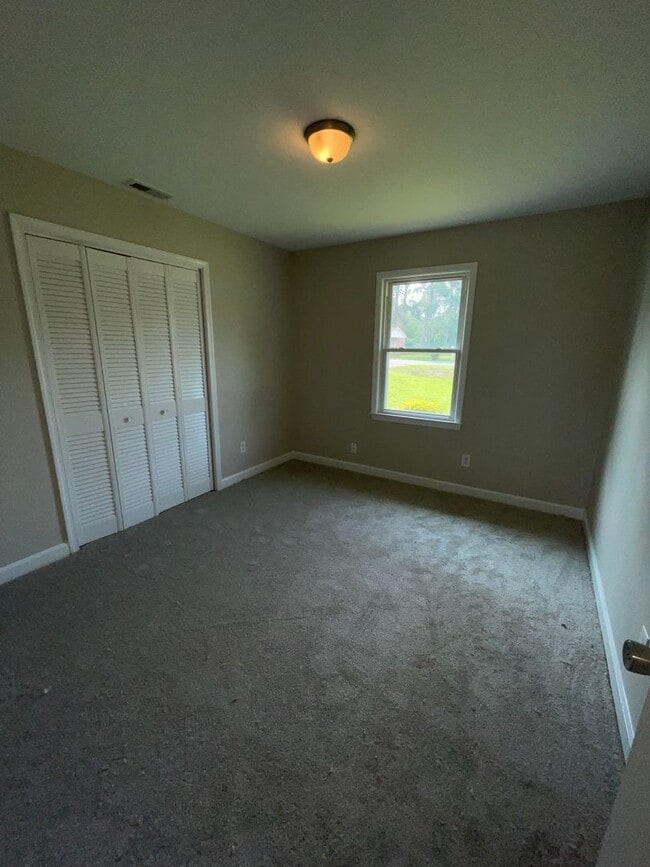 Building Photo - 473 Potts Rd