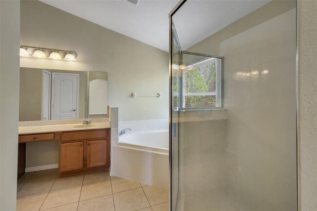 Building Photo - 12608 Iris Lake Dr