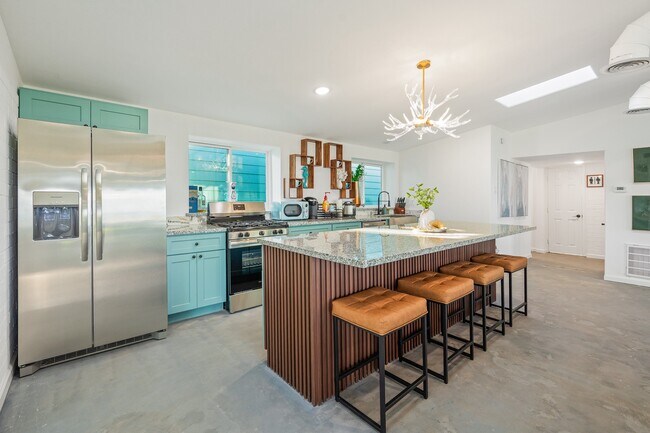 Building Photo - 13006 Oleander Bay Ln