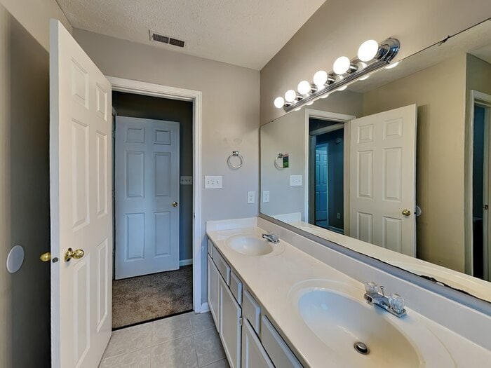 Building Photo - 5444 Adina Ct