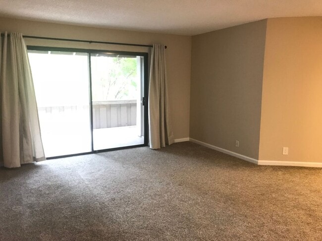Building Photo - Available NOW! 2 Bedroom Condominium with ...