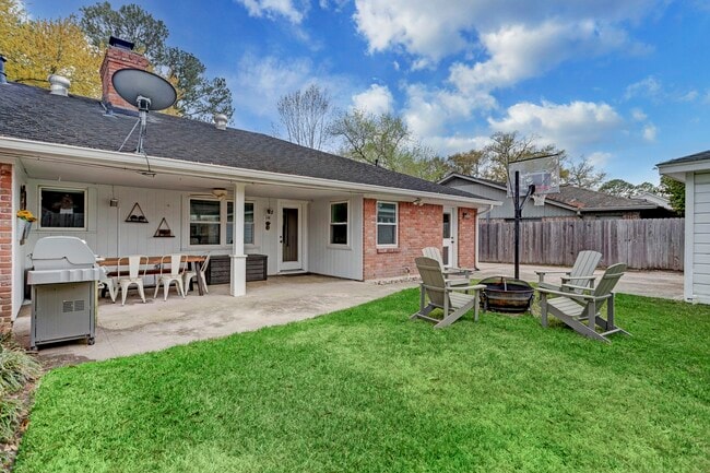 Building Photo - 12318 Woodthorpe Ln