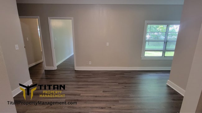 Building Photo - Large 2bed/2bath home