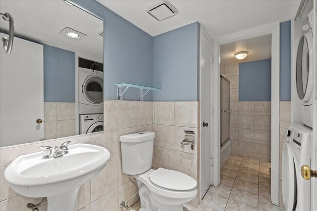Building Photo - 708 Briar Hill Ln