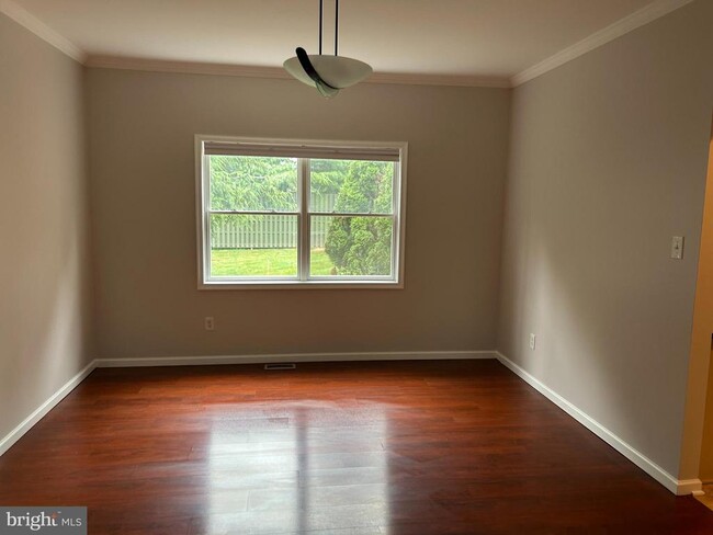 Building Photo - 114 Lenape Dr