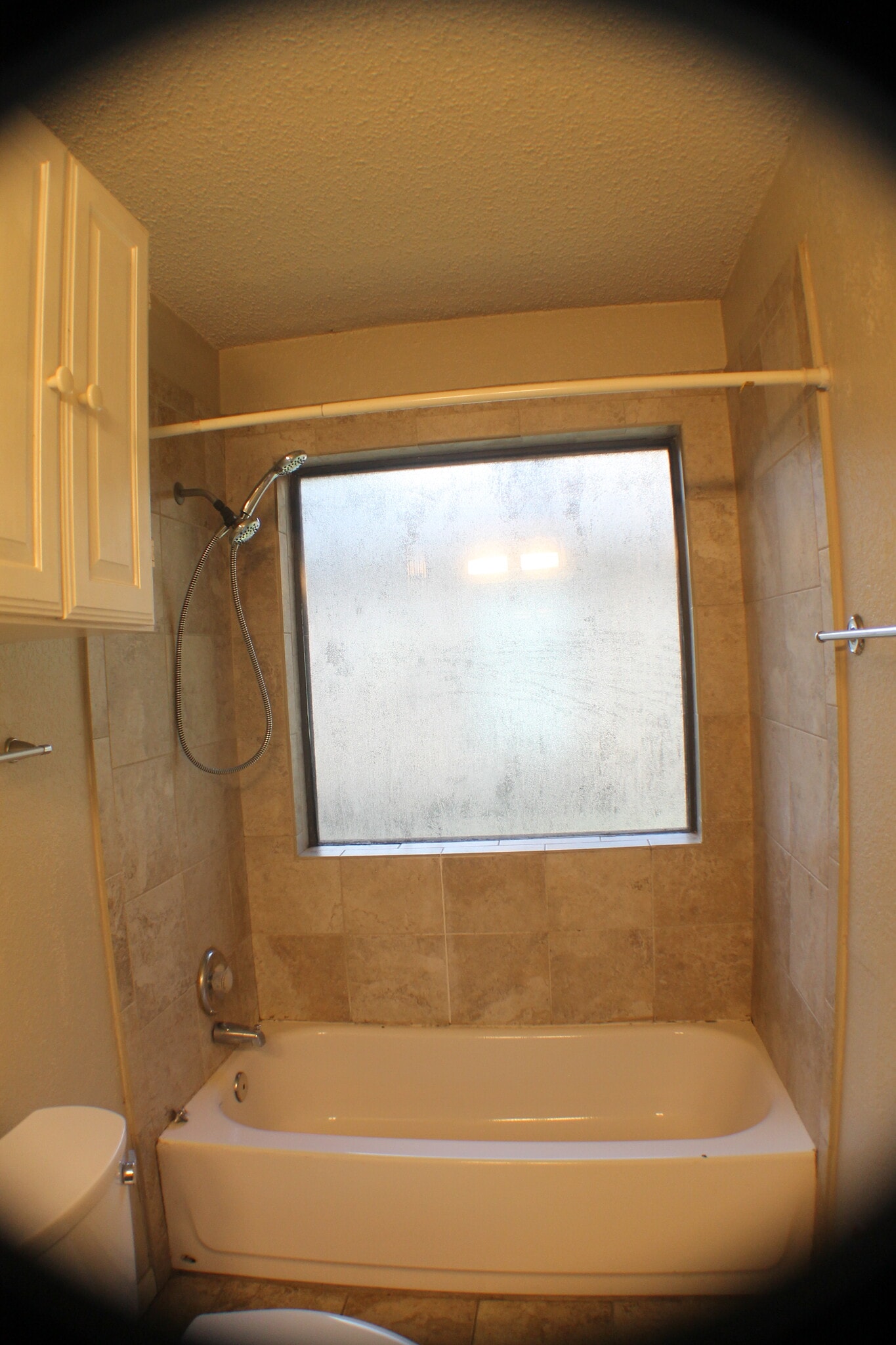 Suite Bathroom - 1206 Devonshire Ln