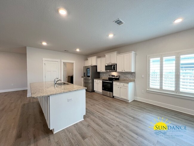Building Photo - 4-Bedroom SOLAR ENERGY Home in Shoal River Landing!