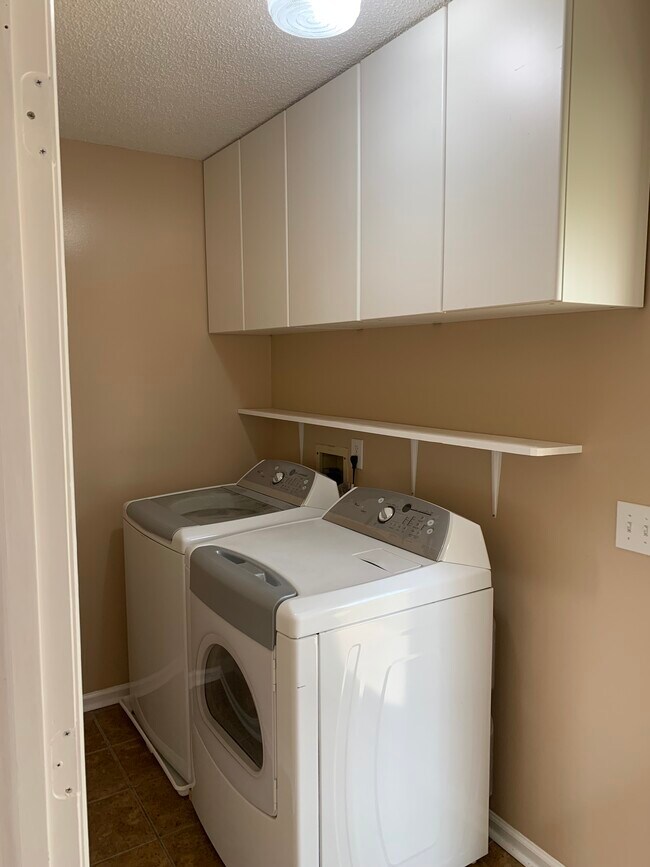 Laundry - 106 Whitaker Ct