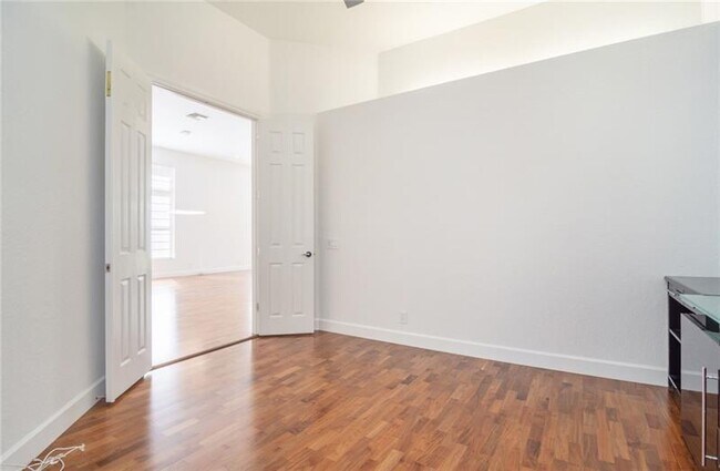 Building Photo - 2519 Bay Pointe Ct