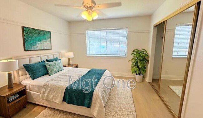 Building Photo - 1294 Baylor Pl