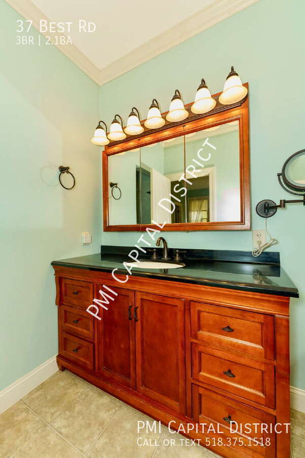 Building Photo - 37 Best Rd