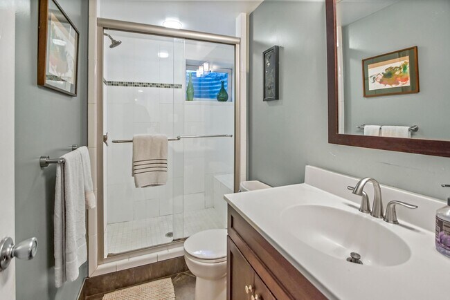 Building Photo - 6902 Tilden Ln