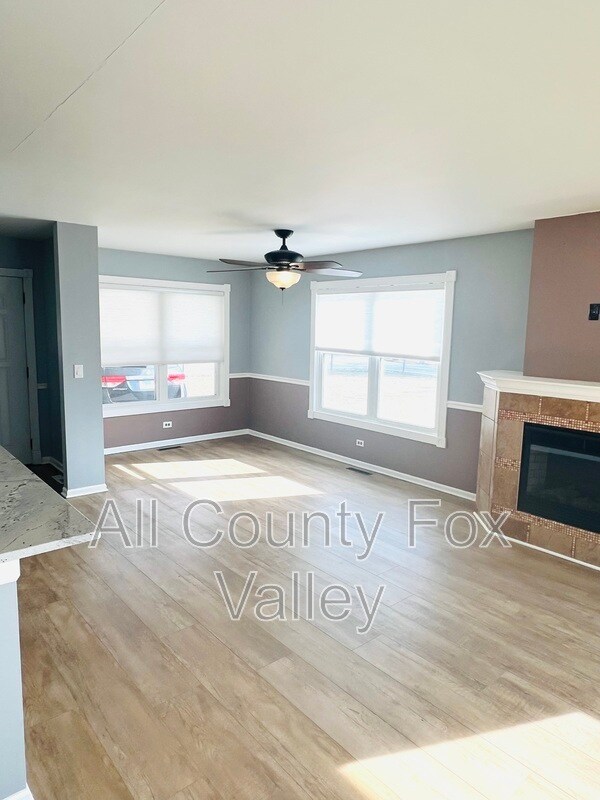 Building Photo - 25117 W Mitchell Ct