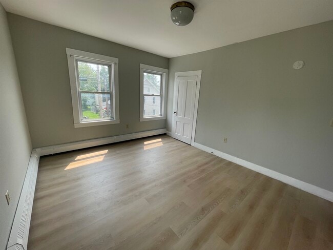 Building Photo - 37 Killington Ave