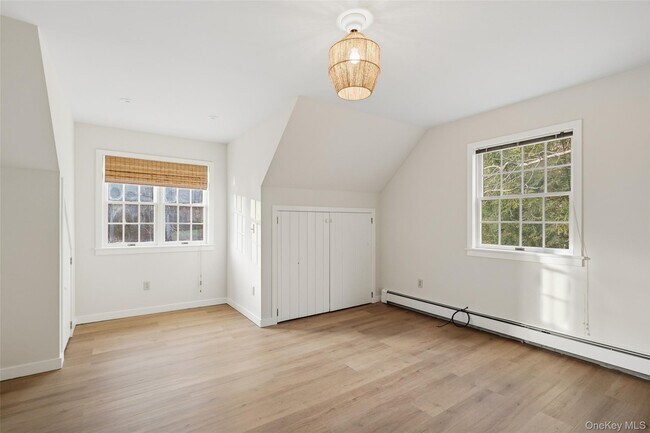 Building Photo - 16 Old Post Rd