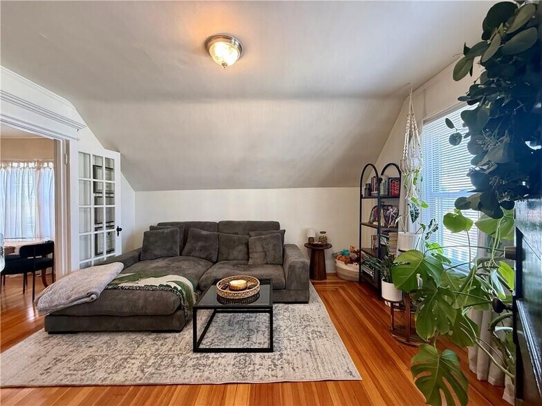 Building Photo - 38 Georgia Ave