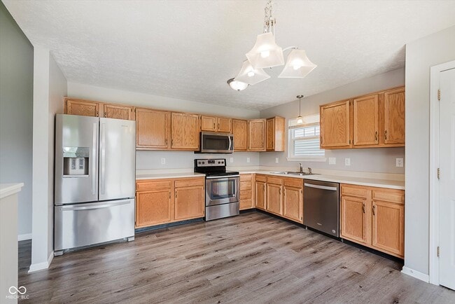 Building Photo - 9645 Claymore Dr