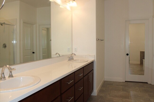 Building Photo - 1345 Orchid Ct