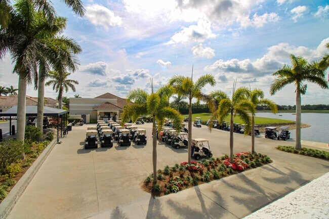 Building Photo - CALLING ALL GOLF ENTHUSIASTS ** STUNNING 2...