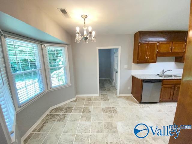 Building Photo - 826 Crestview Dr