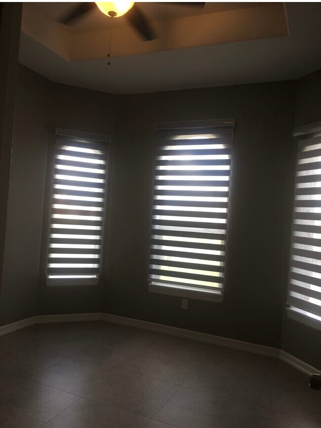 Building Photo - 3873 Tolosa St