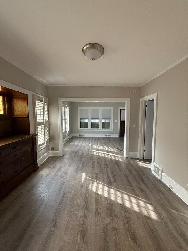 Building Photo - 3553 Dupont Ave S