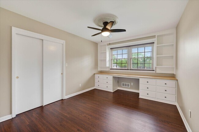 Building Photo - 3 Bedroom 3 Bath Home For Rent in Sango Area!