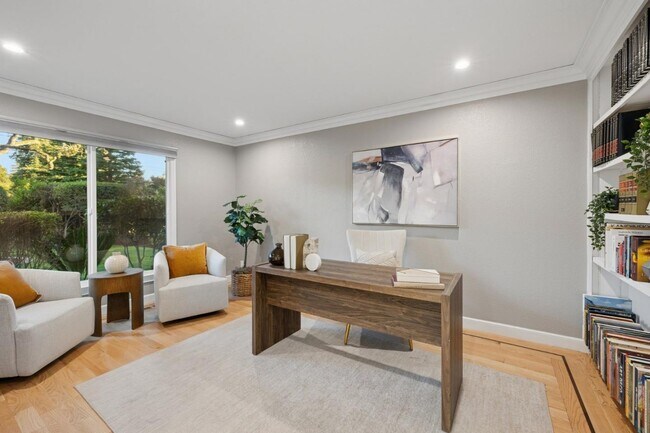 Building Photo - 243 Selby Ln