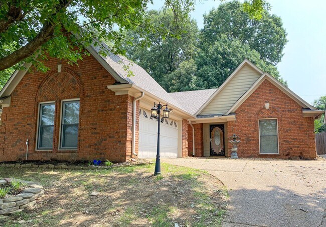 Building Photo - 3 bed 2 bath in Cordova w/ nearly 1800 Sq ft