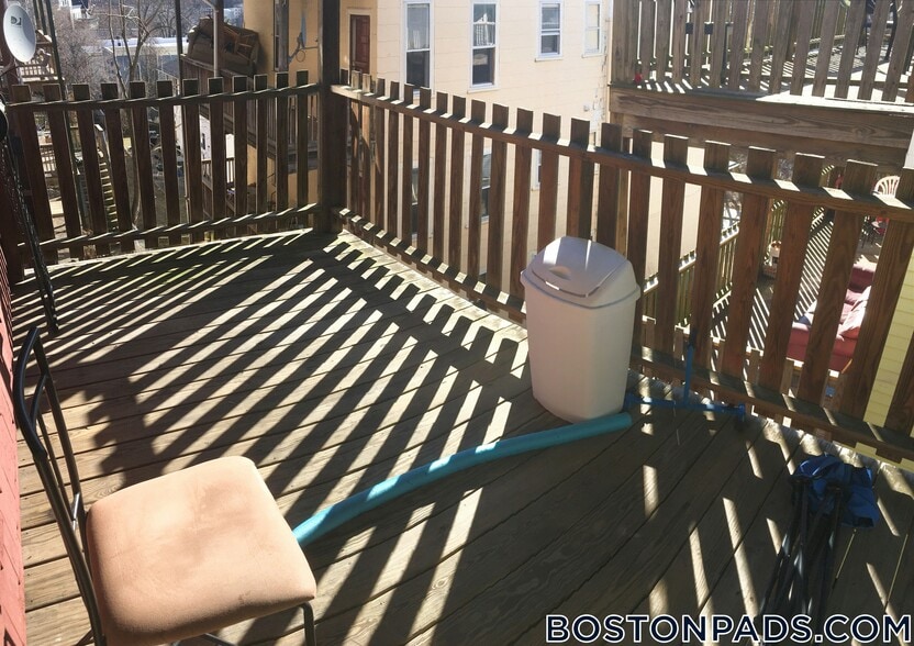 Building Photo - 88 Fisher Ave