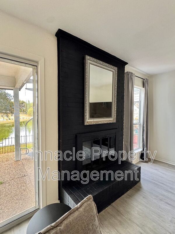 Building Photo - 2408 Lindenwood Dr