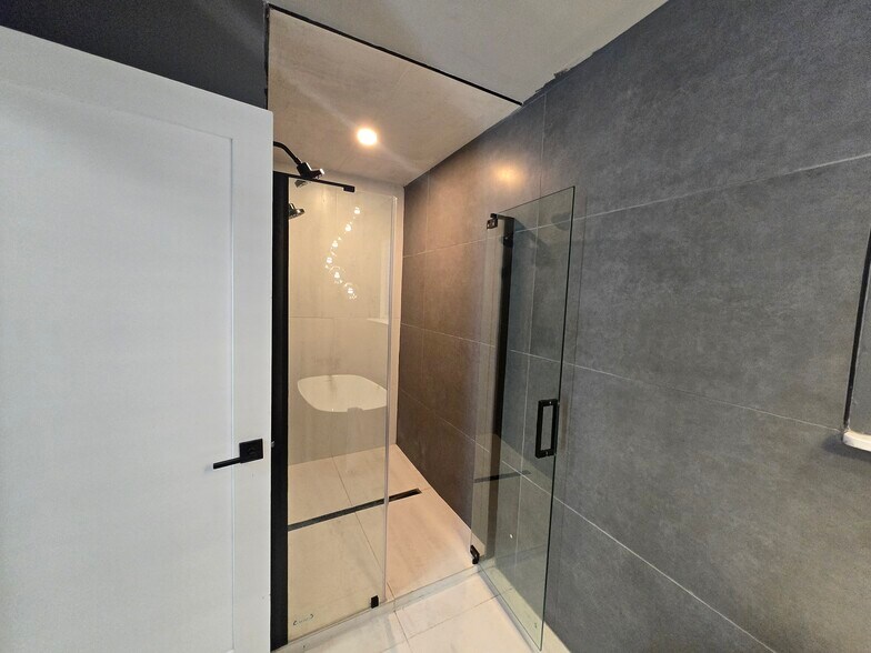 Building Photo - 929 Weninger Cir