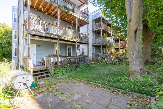 Building Photo - 11 Juliette St