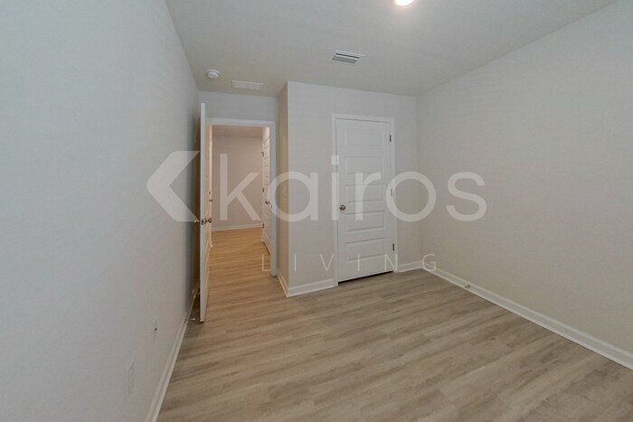 Building Photo - 209 Monarch Ln