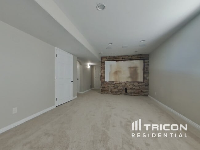 Building Photo - 2456 S 1475 W