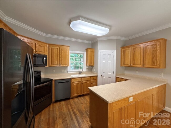 Building Photo - 2649 Willowbrook Dr