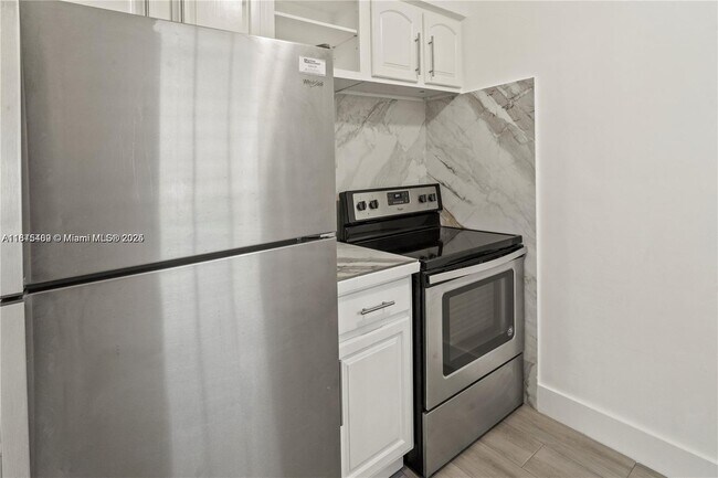 Primary Photo - 12108 NE 5th Ave