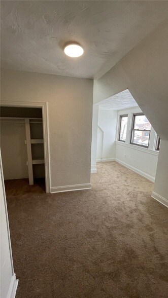 Building Photo - 319 N Balph Ave