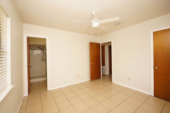 Building Photo - 260 Glenview Ave