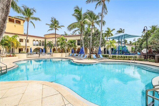 Building Photo - 3015 NE 208th St