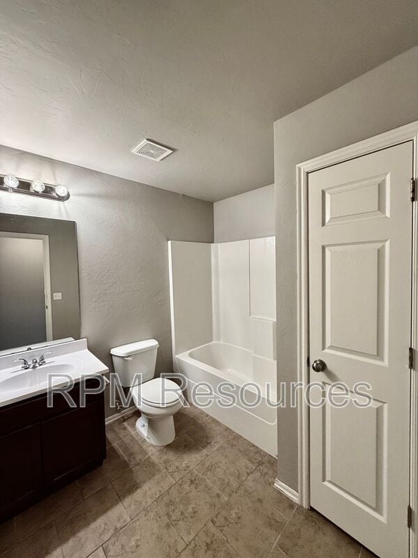 Building Photo - 2816 Cider Mill Ln