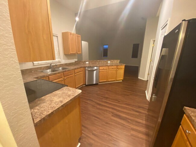 Building Photo - 4 Bedroom 2 Bath home in Winter Haven for RENT!