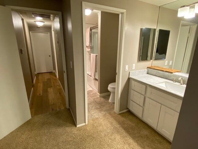 Building Photo - 2384 Pleasant Way