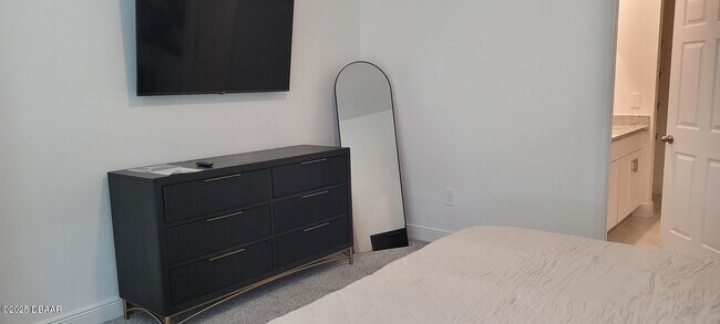 Building Photo - 284 Links Ter Blvd