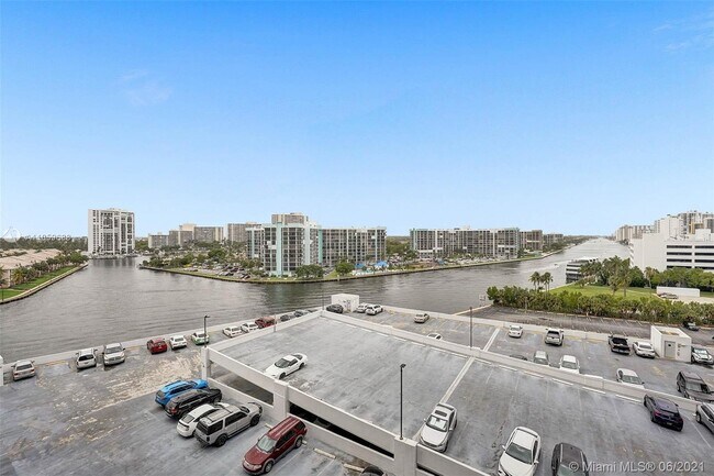 Building Photo - 3800 S Ocean Dr