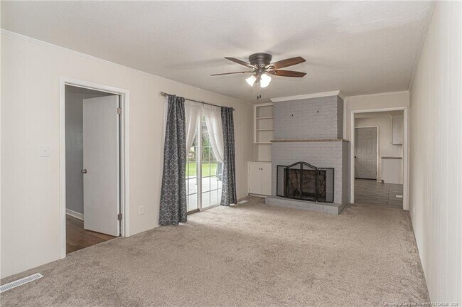 Building Photo - 401 Southwick Dr