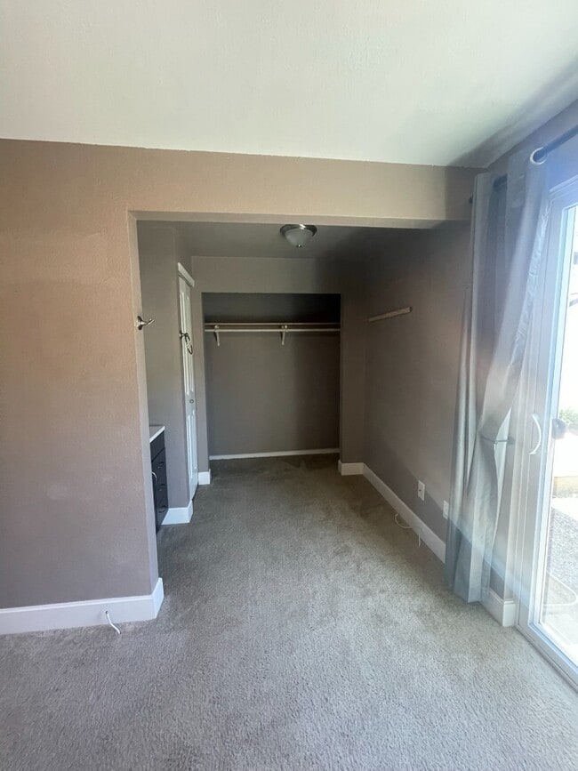 Building Photo - Cute 3 bedroom, 1 bath home located in The Meadows!